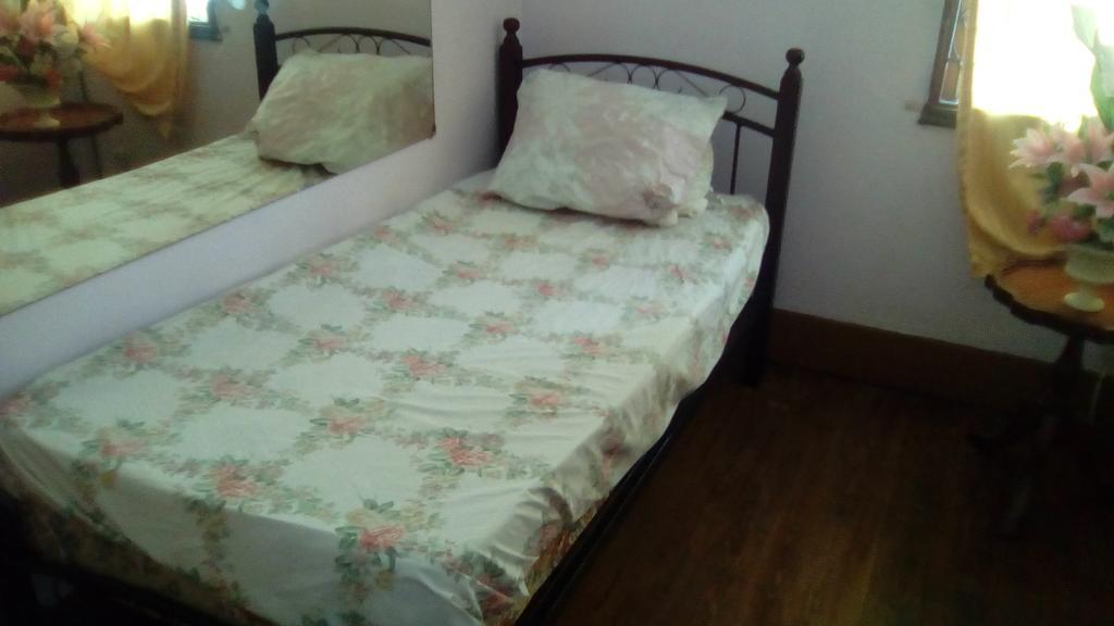 Robert'S Guest House ポートオブスペイン エクステリア 写真