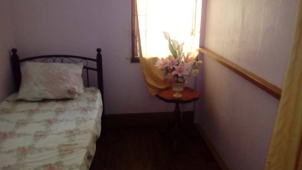 Robert'S Guest House ポートオブスペイン エクステリア 写真
