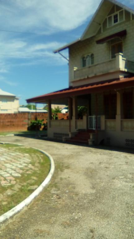 Robert'S Guest House ポートオブスペイン エクステリア 写真