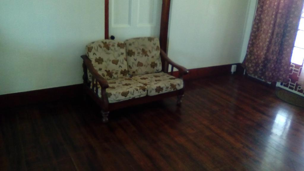 Robert'S Guest House ポートオブスペイン エクステリア 写真