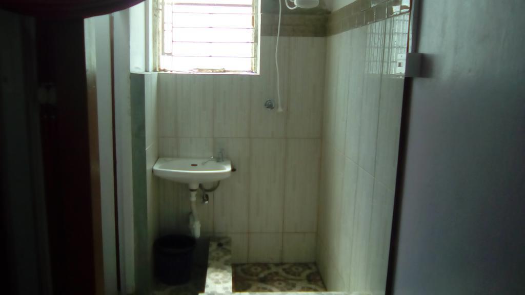 Robert'S Guest House ポートオブスペイン エクステリア 写真