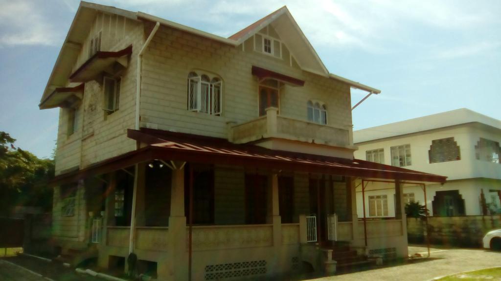 Robert'S Guest House ポートオブスペイン エクステリア 写真